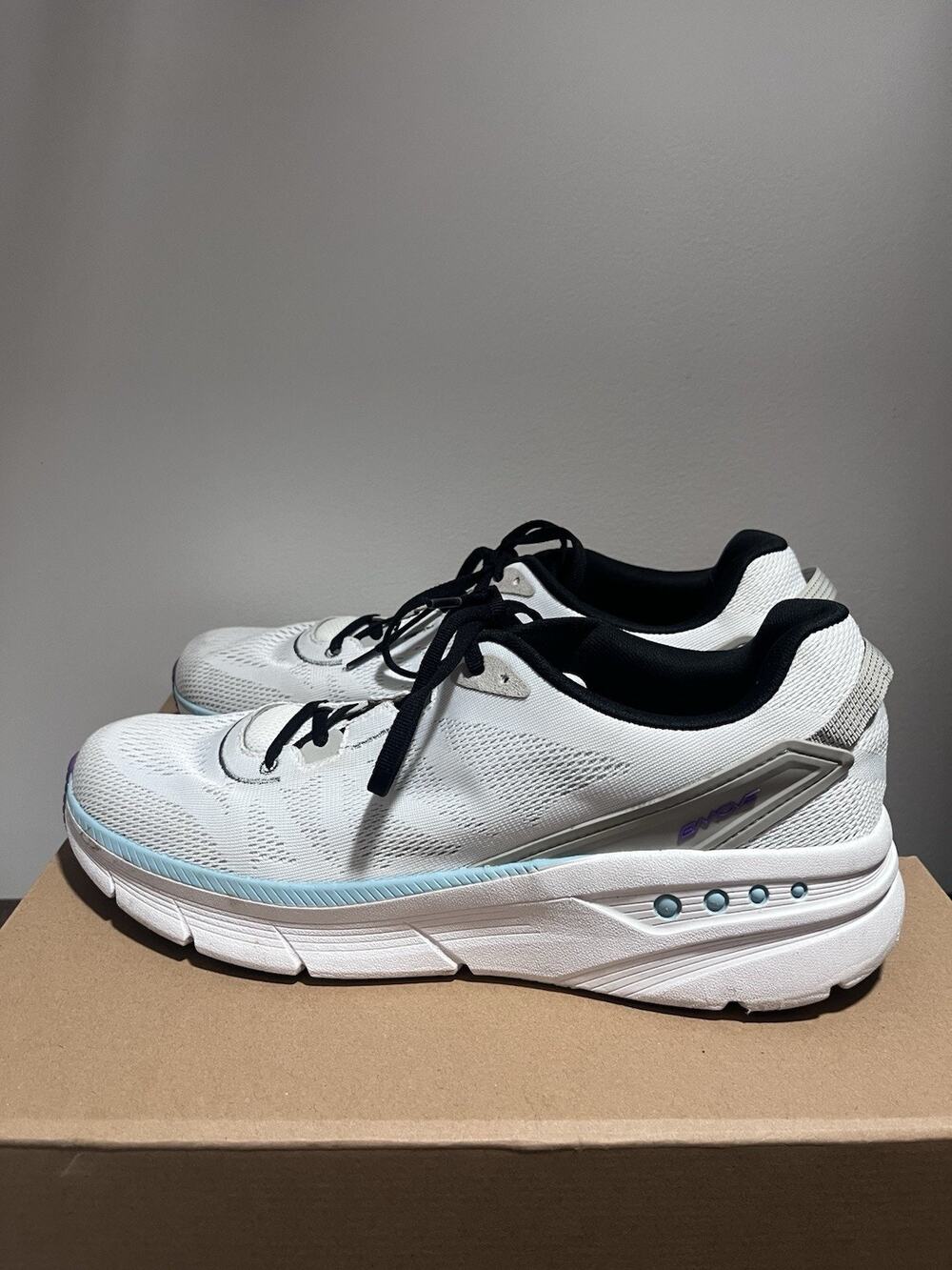 Easy Spirit Women’s Size 12 Sneakers Black/Purple Accents